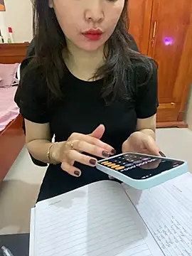 Snapshot of Phale2x chatting on February 10, 2026, 12:26 pm Phale2x online show from February 10, 2026, 12:26 pm