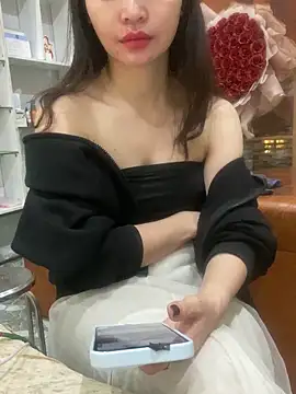 Snapshot of Phale2x chatting on March 6, 2026, 1:44 am Phale2x online show from March 6, 2026, 1:44 am