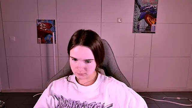 May Bloom online show from November 27, 2025, 5:19 am