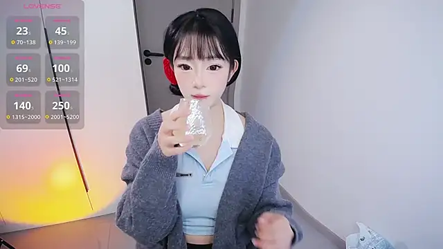 Snapshot of Kinadolly chatting on November 3, 2025, 8:51 am Kinadolly online show from November 3, 2025, 8:51 am