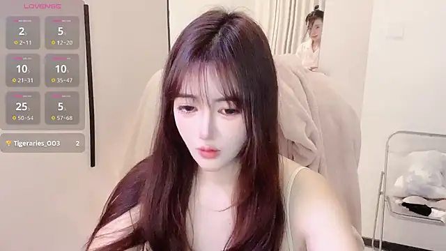 Snapshot of Kinadolly chatting on November 17, 2025, 8:07 am Kinadolly online show from November 17, 2025, 8:07 am