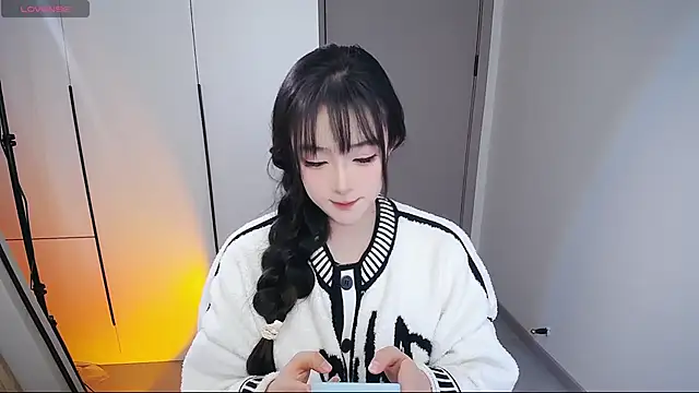 Snapshot of Kinadolly chatting on January 11, 2026, 10:33 am Kinadolly online show from January 11, 2026, 10:33 am