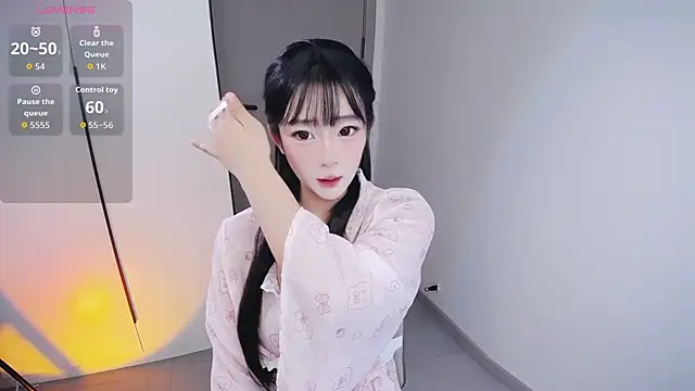 Snapshot of Kinadolly chatting on November 2, 2025, 9:47 am Kinadolly online show from November 2, 2025, 9:47 am