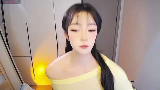 Snapshot of Kinadolly chatting on March 11, 2026, 6:51 am Kinadolly online show from March 11, 2026, 6:51 am