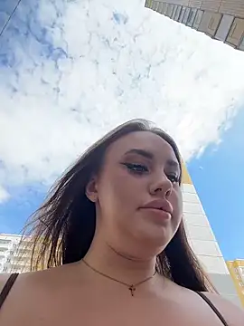 KiraSunshine online show from June 15, 2026, 4:12 am