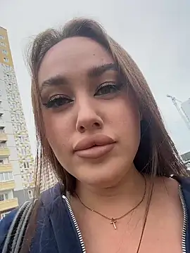 KiraSunshine online show from June 11, 2026, 3:25 am