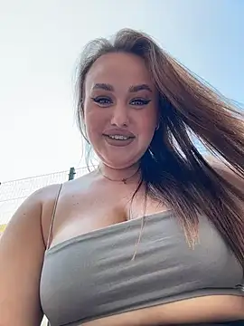 KiraSunshine online show from June 10, 2026, 2:57 am
