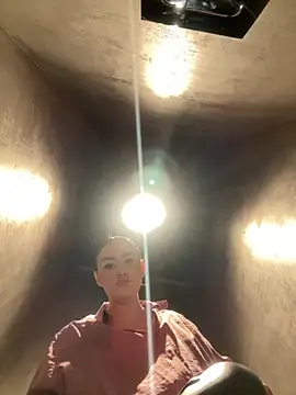 KiraSunshine online show from October 25, 2025, 3:28 am