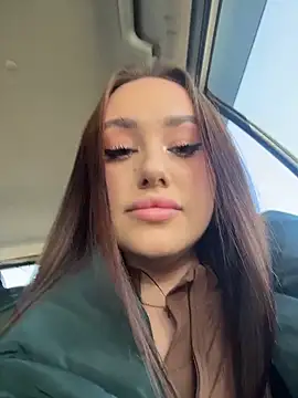 KiraSunshine online show from April 22, 2026, 4:41 am