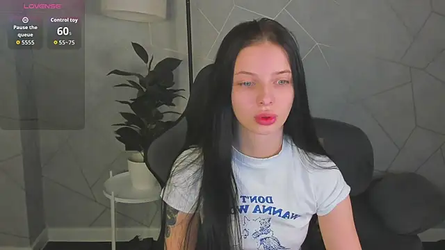 Snapshot of Eva_Mayers chatting on February 6, 2026, 12:06 am Eva Mayers online show from February 6, 2026, 12:06 am