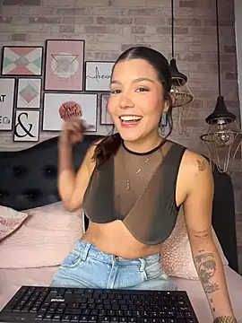 CherrySmirkXXX online show from July 25, 2026, 1:06 pm