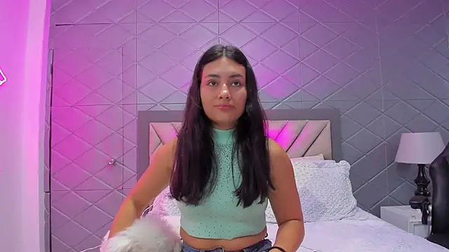 ViolettRouse online show from December 15, 2025, 4:13 pm