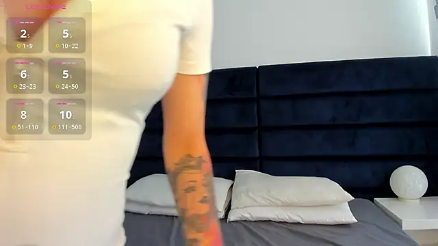 melanie roux   online show from November 27, 2025, 12:38 pm