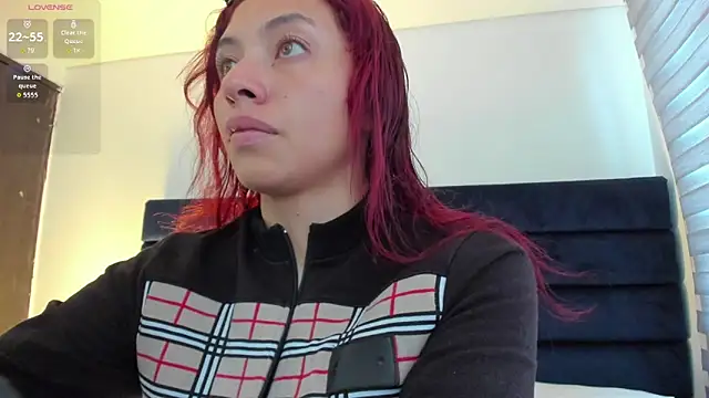 melanie roux   online show from March 11, 2026, 12:21 pm