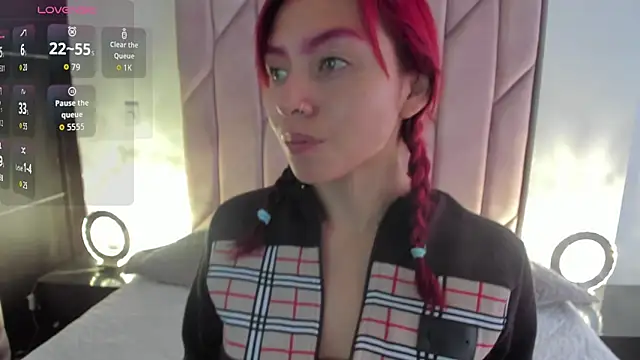 melanie roux   online show from October 30, 2025, 12:03 pm