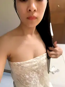 Snapshot of Minhee22 chatting on October 28, 2025, 4:28 pm Minhee22 online show from October 28, 2025, 4:28 pm