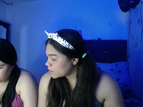 2moons full of love online show from December 1, 2025, 12:44 am