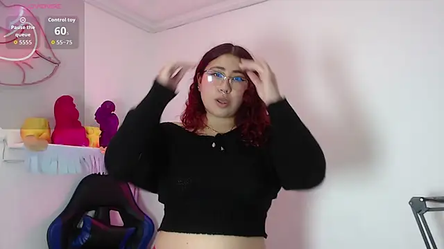 littlee red online show from October 24, 2025, 7:24 pm