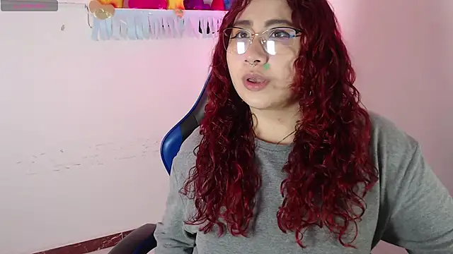 littlee red online show from December 14, 2025, 8:36 pm