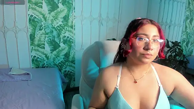 littlee red online show from November 8, 2025, 10:02 pm