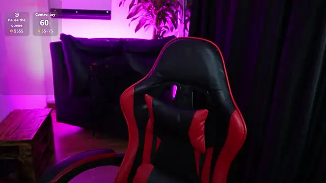 littlee red online show from January 18, 2026, 9:51 pm