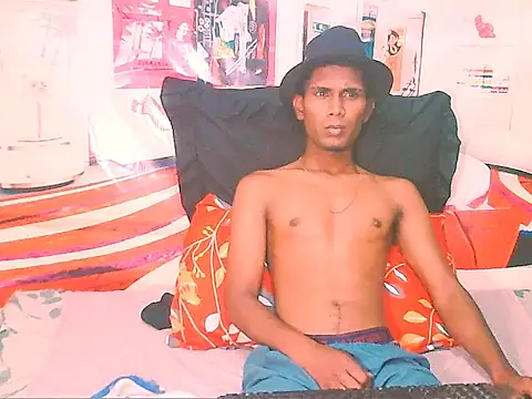 Snapshot of IndianThuggin chatting on December 1, 2025, 5:36 pm IndianThuggin online show from December 1, 2025, 5:36 pm