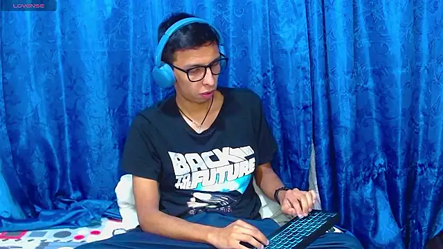 DavTwink3100 online show from March 2, 2026, 1:50 am