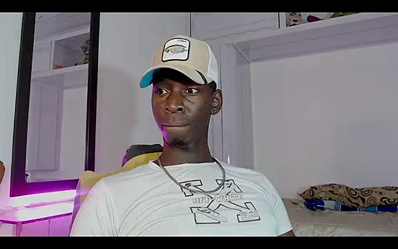 Snapshot of Black_Paradice chatting on June 10, 2026, 9:49 pm Black Paradice online show from June 10, 2026, 9:49 pm