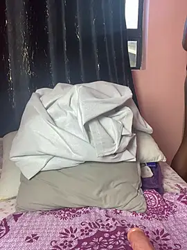 Snapshot of dime213 chatting on March 13, 2026, 7:57 am dime213 online show from March 13, 2026, 7:57 am