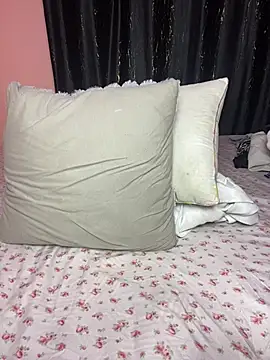 Snapshot of dime213 chatting on March 18, 2026, 7:44 am dime213 online show from March 18, 2026, 7:44 am