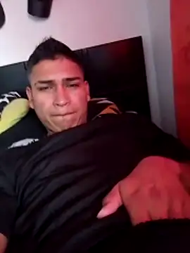 Snapshot of Emiliano_Reyes chatting on November 19, 2025, 3:56 pm Emiliano Reyes online show from November 19, 2025, 3:56 pm