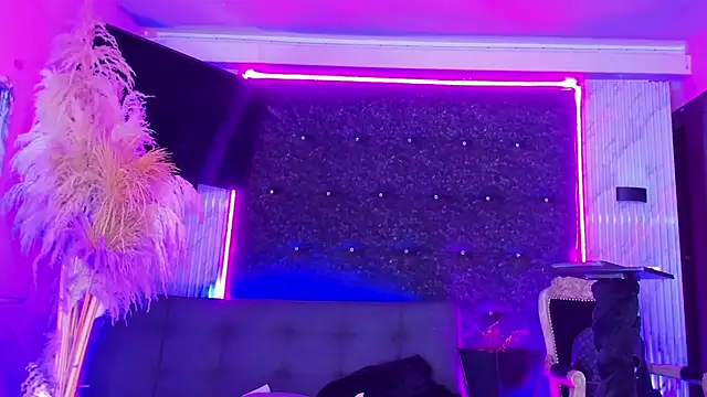 Queens Wonders Blonders online show from February 20, 2026, 6:26 am