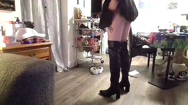 LoveLibz169 online show from October 26, 2025, 6:25 am