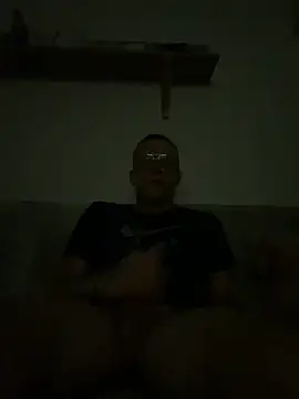 dominik2323 online show from July 17, 2026, 10:18 pm