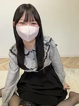 Reina cute 00  online show from October 28, 2025, 3:29 am