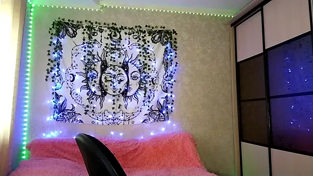 VETT KITTY online show from October 30, 2025, 7:50 am