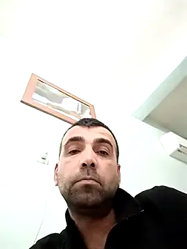 Snapshot of Bugattiveyron1 chatting on November 28, 2025, 10:32 pm Bugattiveyron1 online show from November 28, 2025, 10:32 pm