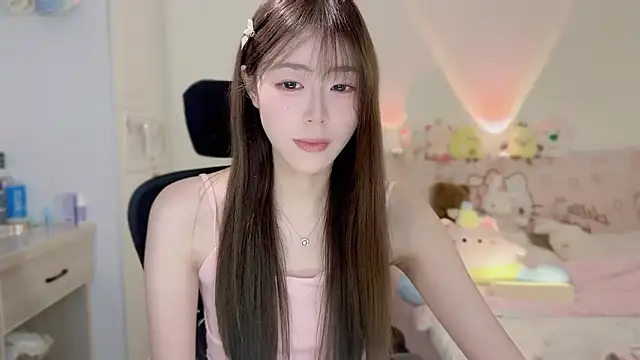 Onecutelittle online show from November 6, 2025, 6:28 am