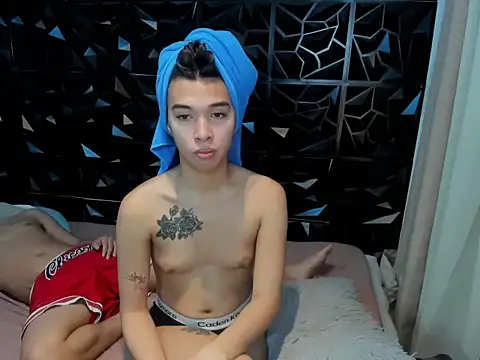 hardcocktwink online show from June 4, 2026, 6:23 pm