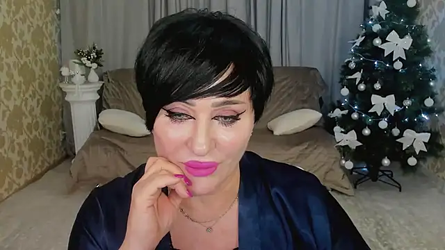 KiraTempt online show from December 18, 2025, 11:47 am