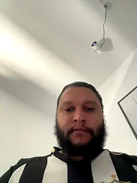 Snapshot of LoboCachorro chatting on November 30, 2025, 2:51 pm LoboCachorro online show from November 30, 2025, 2:51 pm