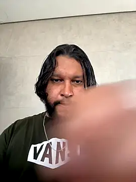 Snapshot of LoboCachorro chatting on October 31, 2025, 1:08 pm LoboCachorro online show from October 31, 2025, 1:08 pm