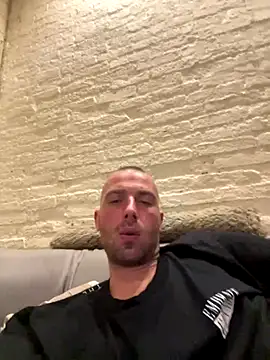 Rotteei1 online show from October 26, 2025, 8:20 pm