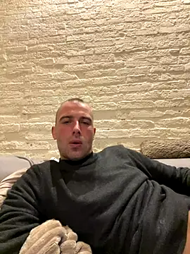 Rotteei1 online show from October 19, 2025, 6:05 am