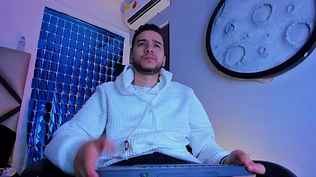 Snapshot of mike_257 chatting on March 12, 2026, 11:25 am mike 257 online show from March 12, 2026, 11:25 am