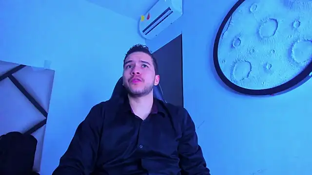 Snapshot of mike_257 chatting on February 13, 2026, 11:21 am mike 257 online show from February 13, 2026, 11:21 am