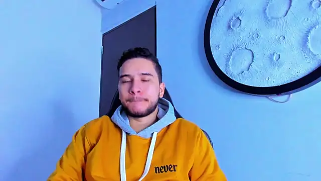 Snapshot of mike_257 chatting on March 21, 2026, 11:36 am mike 257 online show from March 21, 2026, 11:36 am