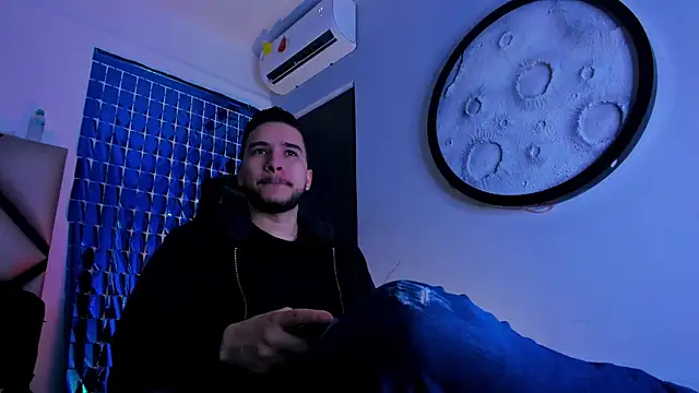 Snapshot of mike_257 chatting on March 6, 2026, 11:27 am mike 257 online show from March 6, 2026, 11:27 am