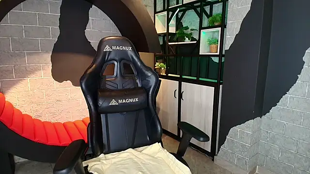 ArohomLester online show from November 2, 2025, 11:15 am