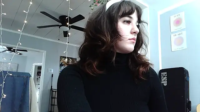 Snapshot of Trickylucy555 chatting on March 14, 2026, 5:19 pm Trickylucy555 online show from March 14, 2026, 5:19 pm